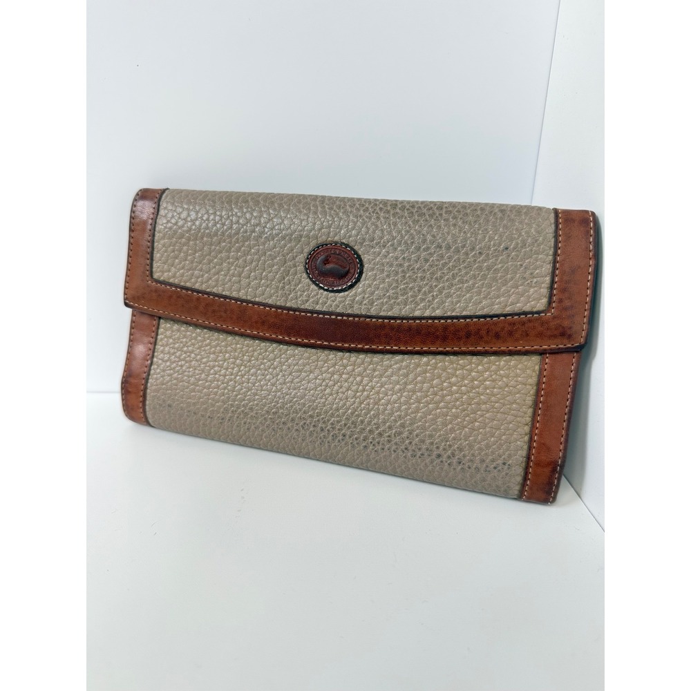 Dooney & Bourke Trifold Wallet Womens OS Taupe Brown Leather Vintage Duck Logo